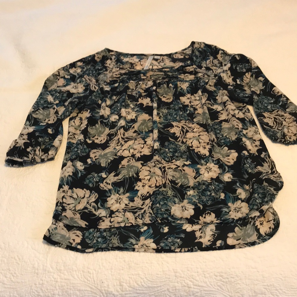 Floral blouse. Great condition